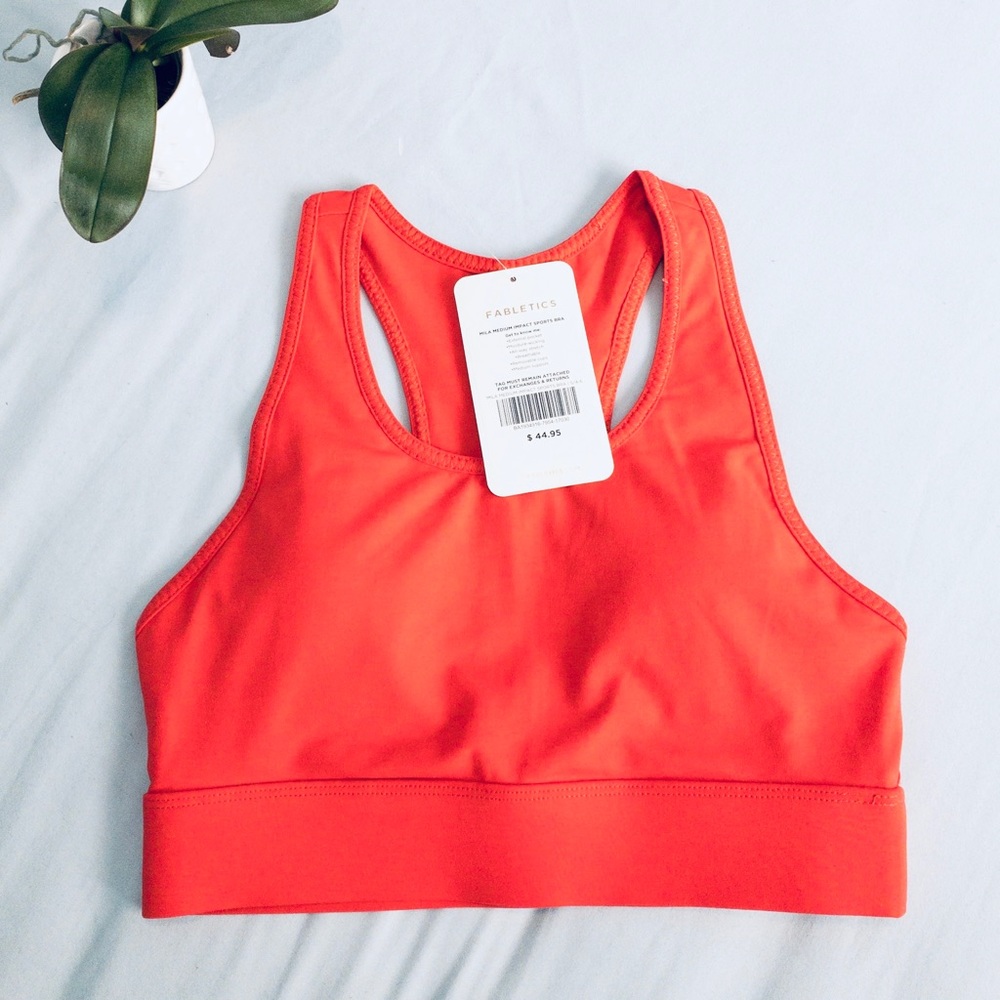 New Fabletics Mila Medium Impact Sports Bra